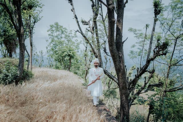 Yogesh & Shivani — photo 8