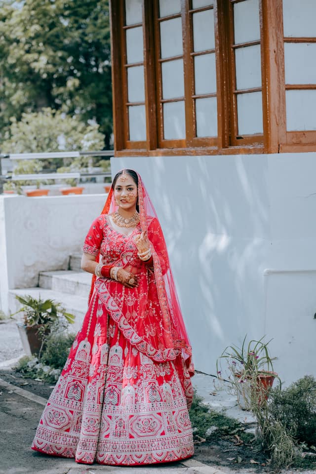 Yogesh & Shivani — photo 9