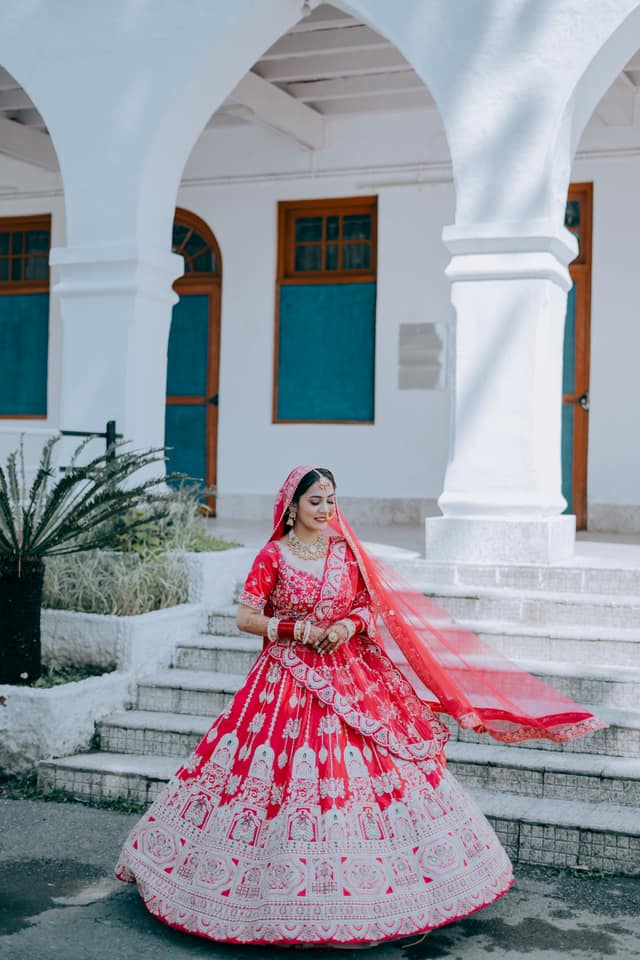 Yogesh & Shivani — photo 12