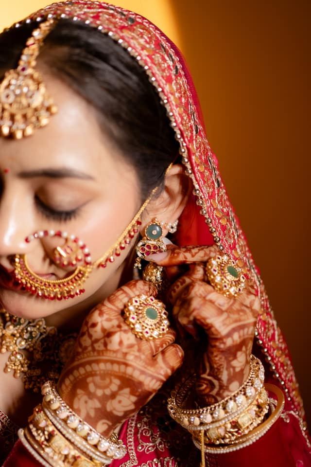 Yogesh & Shivani — photo 34